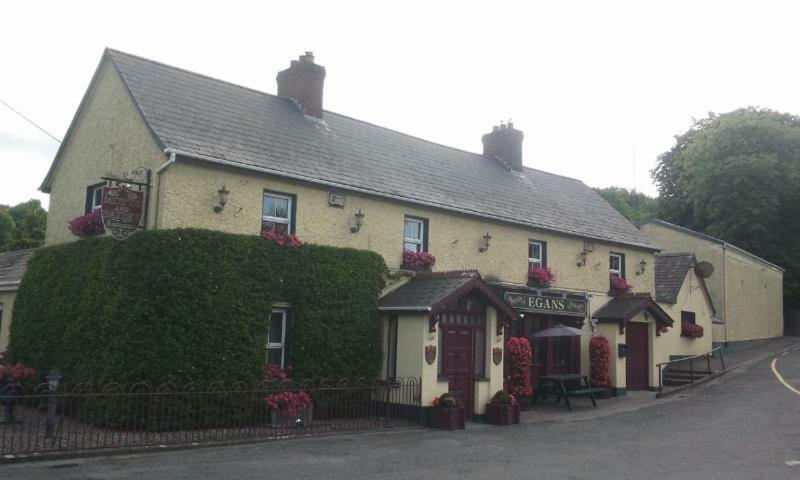 The Village Studio Apartments Moate Luaran gambar