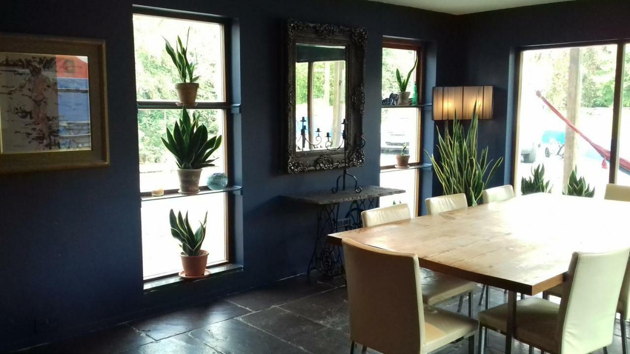 The Village Studio Apartments Moate Luaran gambar
