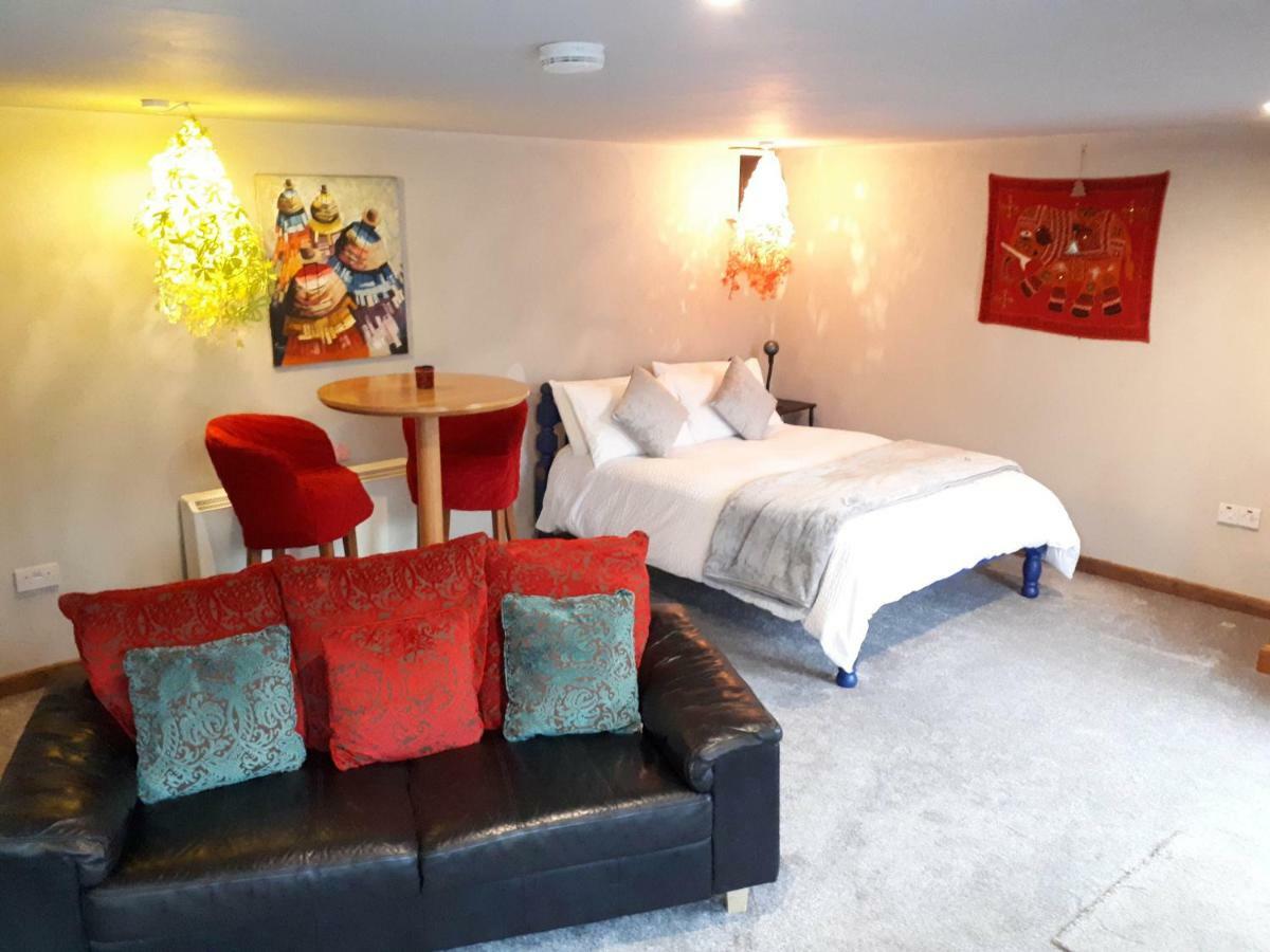 The Village Studio Apartments Moate Luaran gambar