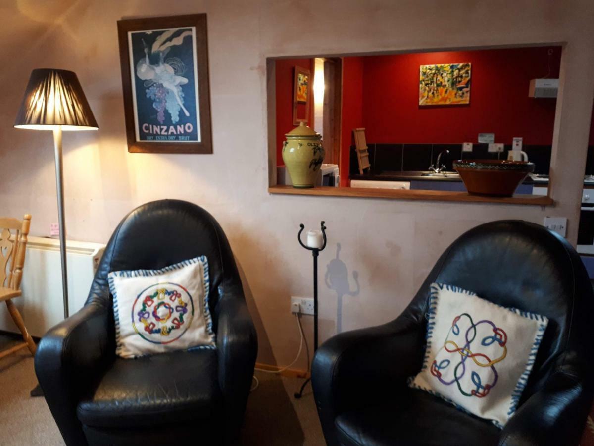 The Village Studio Apartments Moate Luaran gambar