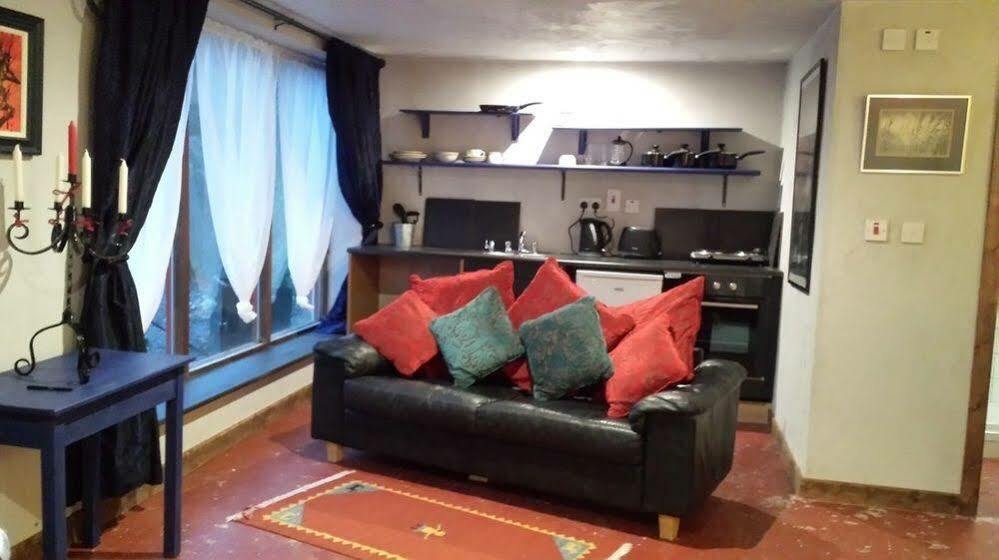 The Village Studio Apartments Moate Luaran gambar